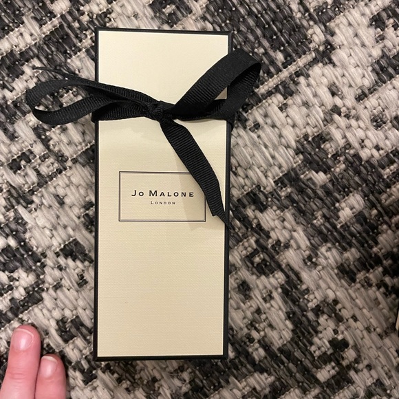 2 empty Jo Malone boxes with ribbon. - Picture 3 of 6